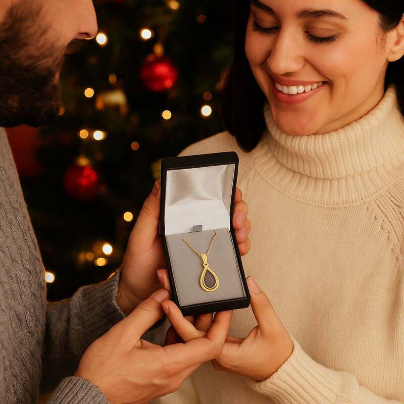 Collier-pendentif-femme-opale-bleue-argent-dore-cadeau-noel