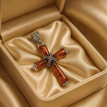 Croix-pendentif-Argent-et-Ambre-Cognac-Baltic-reflet-ambre