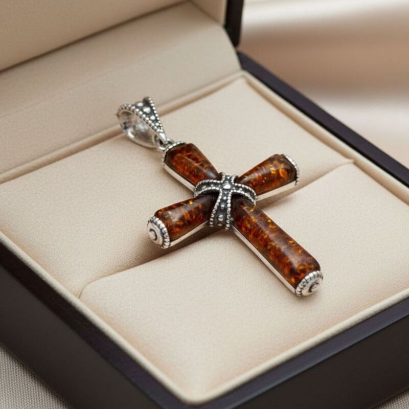 Croix-pendentif-_Argent-et-Ambre-_Cognac-Baltic-energetique