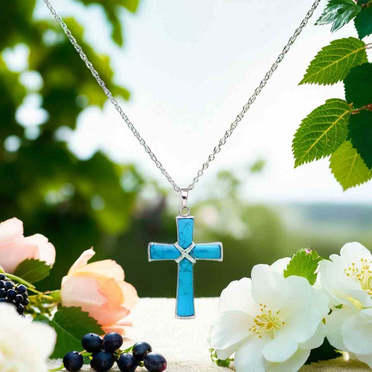 Pendentif-croix-bleu-turquoise-pierre-sacre