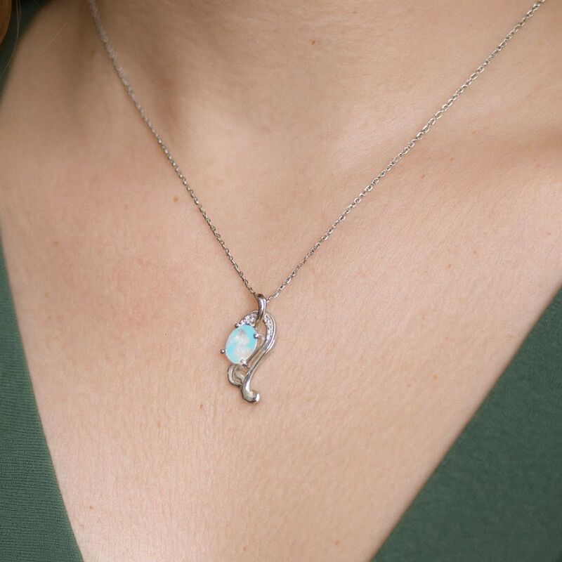 Pendentif-femme-opale-blanche-Australie-energie