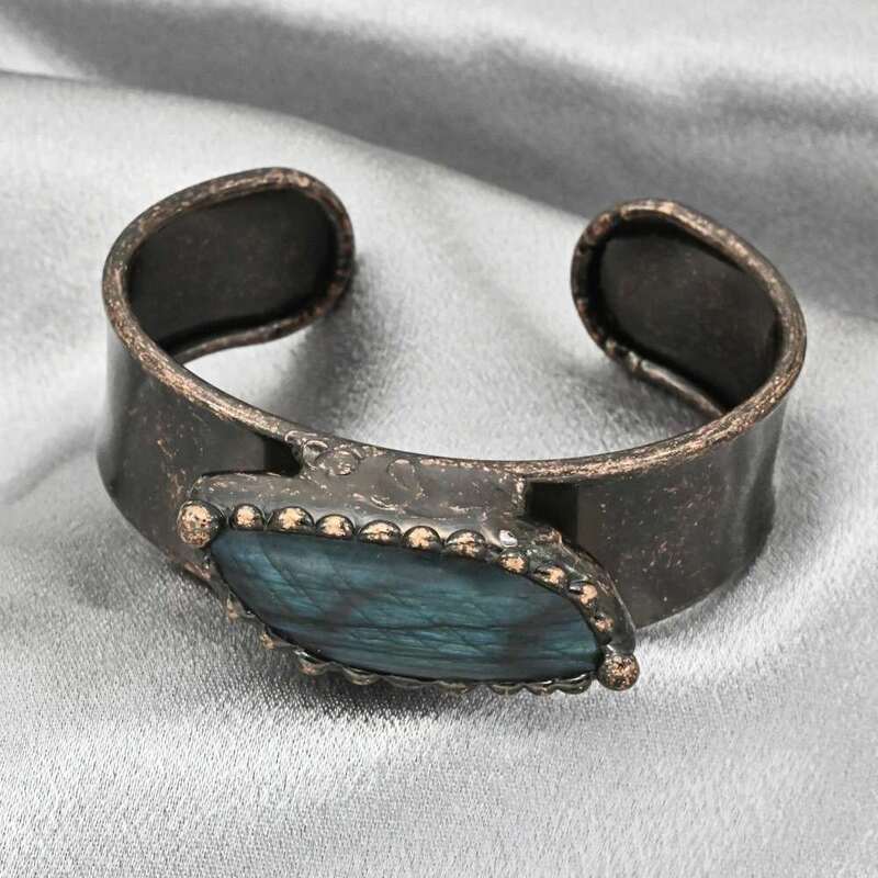 bracelet-en-labradorite-manchette-en-pierre-de-lune-energique-spirituel