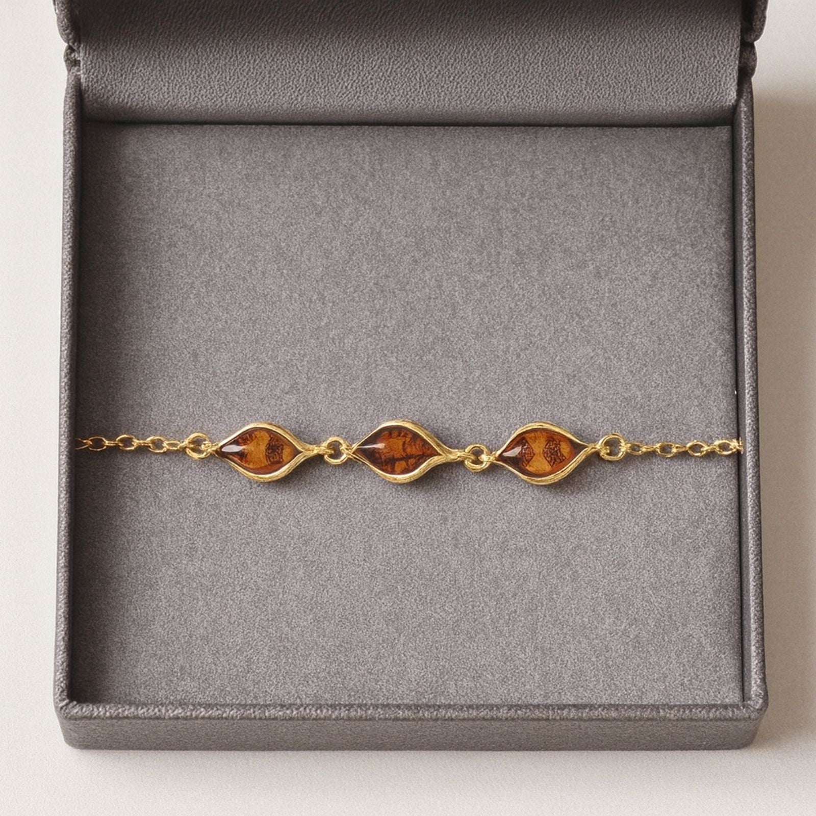 bracelet-femme-ambre-cognac-naturel-elastique_ultra-resistant-chakra-plexus-solaire