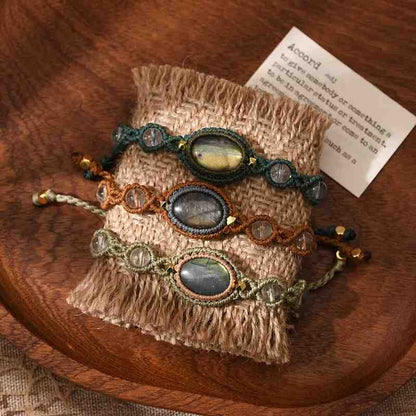 bracelet-labradorite-tresse-en-macrame-cordon-vert-sapin