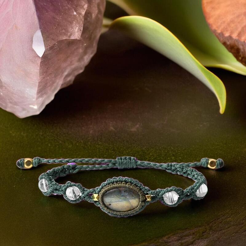 bracelet-labradorite-tresse-en-macrame-harmonie-interieure
