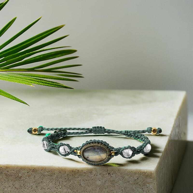 bracelet-labradorite-tresse-en-macrame-vibration-spirituel