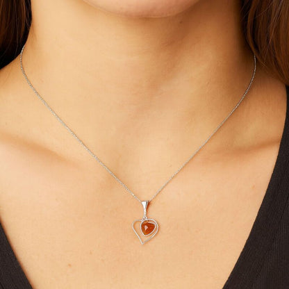 coeur-en-pendentif-ambre-cognac-naturel-beauté