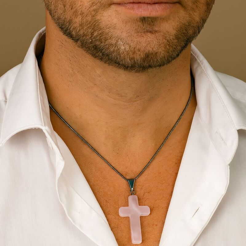 pendentif-croix-homme-quartz-rose-elegance-chakra-coeur