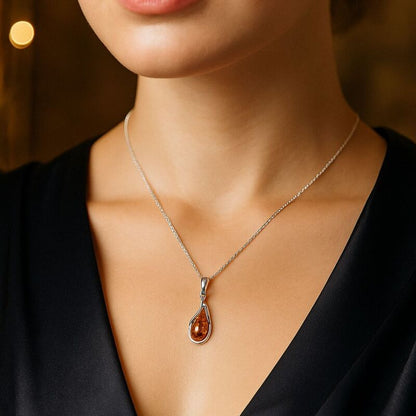 pendentif-en-_argent-femme-goutte-ambre-artisanale