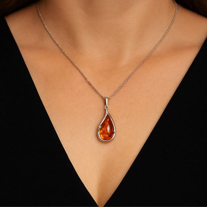 pendentif-en-_argent-femme-goutte-ambre-pierre-naturelle-energie
