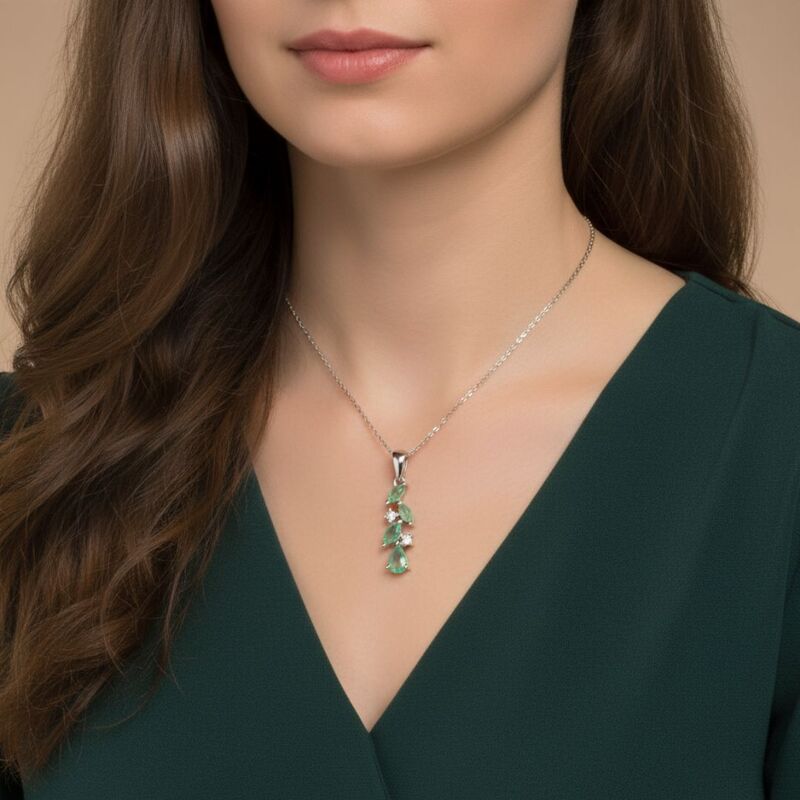 pendentif-en-argent-femme-aventurine-verte-chakra-du-coeur