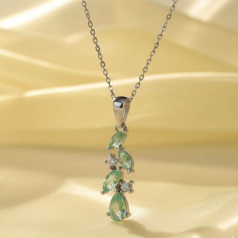 pendentif-en-argent-femme-aventurine-verte-sertissage-griffe