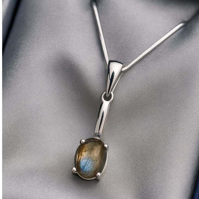 pendentif-en-argent-femme-bien-etre