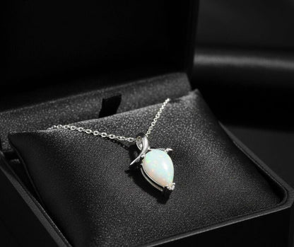 pendentif-femme-confortable-pierre-naturelle-opale-blanche-argent