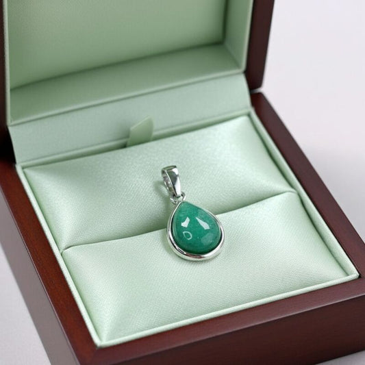 pendentif-femme-goutte-d-eau verte aventurine naturelle