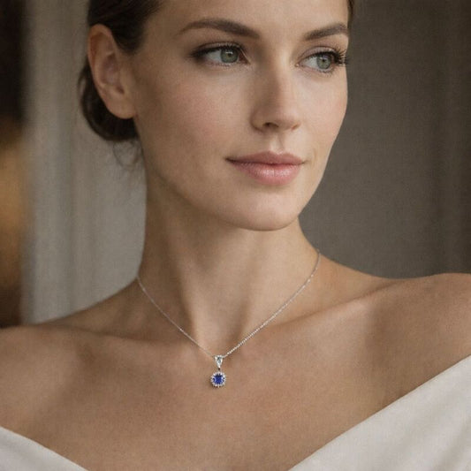 pendentif femme pierre de cristal bleu