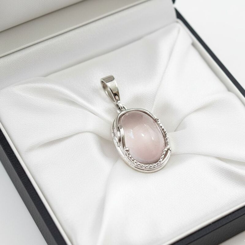 pendentif-femmes-quartz-rose-artisanal-francais-mental-emotionnel