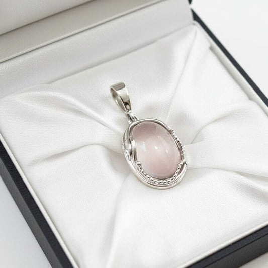 pendentif-femmes-quartz-rose-artisanal-francais-mental-emotionnel