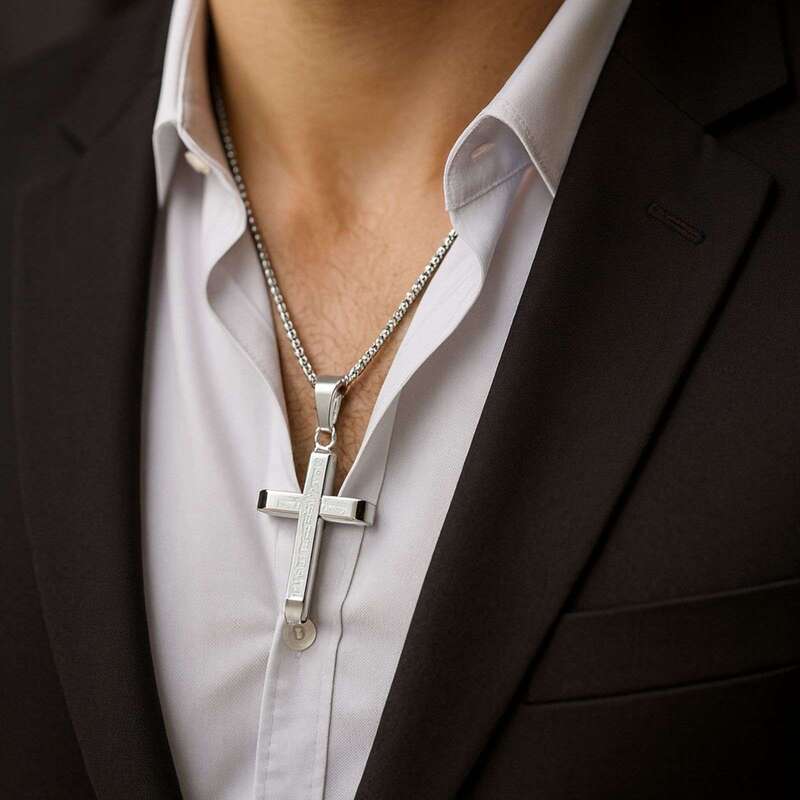 pendentif-homme-croix-argent-style-punk-elegant