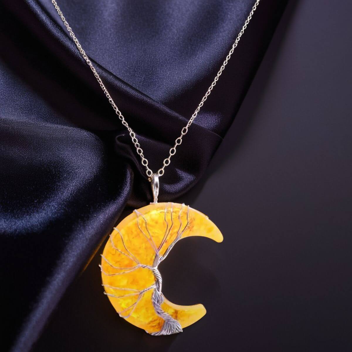 pendentif-lune-citrine-pierre-de-lumière