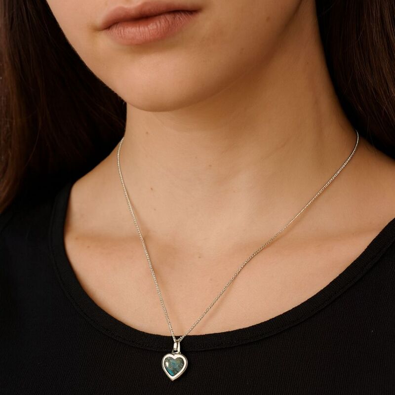 pendentif-opale-bleue-poincon-pierre-de-lumiere