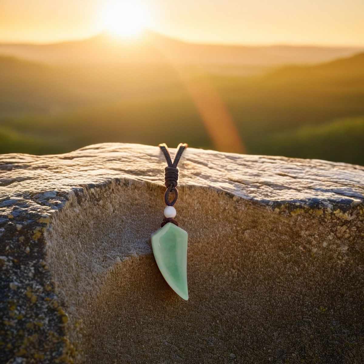 pendentif-pour-homme-aventurine-verte-dent-de-loup-spiritualite