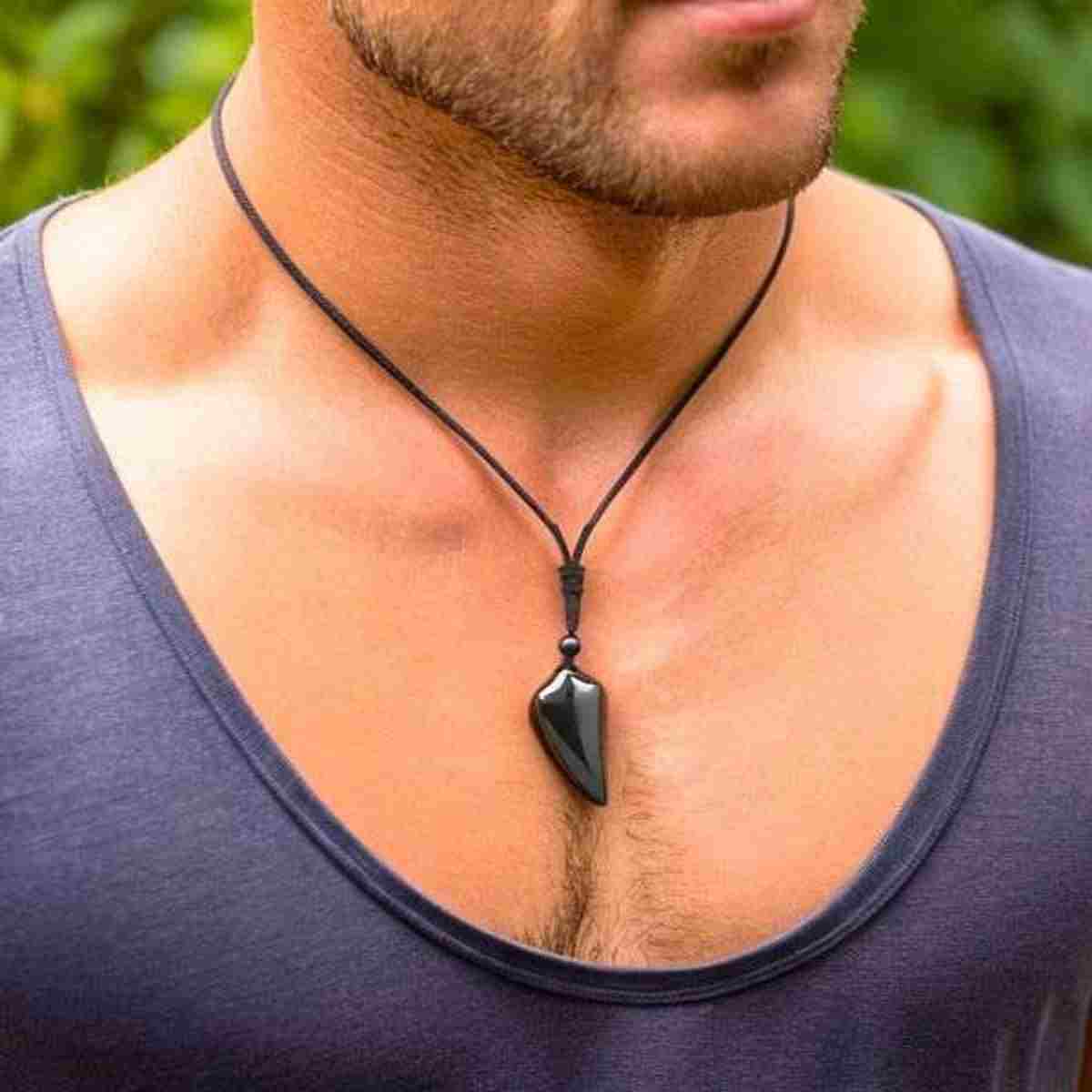 pendentif-pour-homme-en-obsidienne-noire-proprietes-energetiques